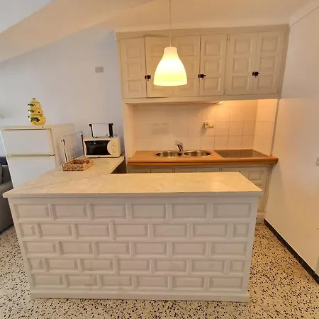 Apartment Karina Beach-6 *