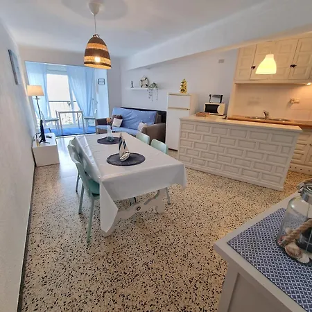 Apartament Karina Beach-6 *