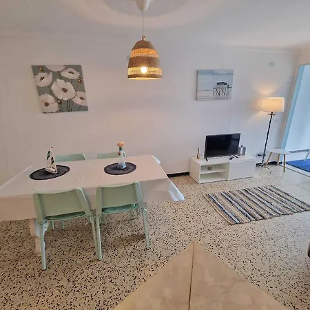 Karina Beach-6 * Empuriabrava